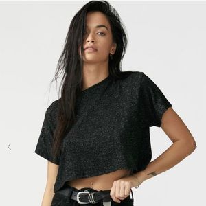 Joah Brown speckled black and white Queen crop Tee